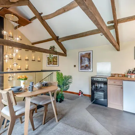 Holiday home The Little Barn - *